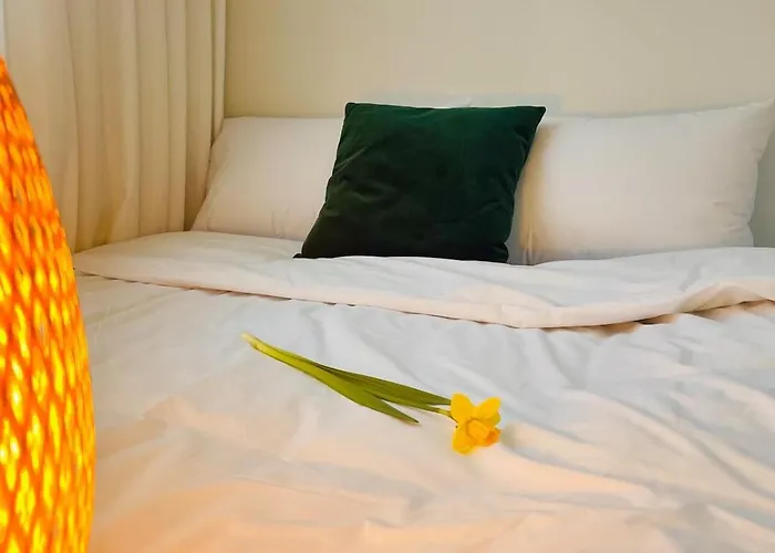 Jay House Near Cheonho Subway Line 5, 8 Apartment *