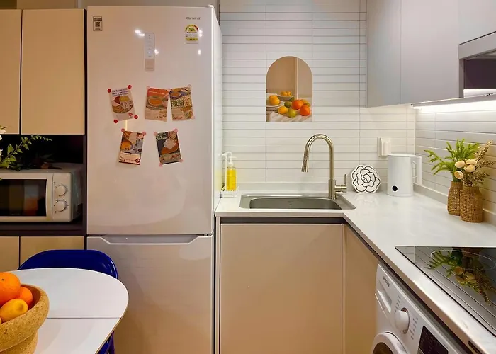 Jay House Near Cheonho Subway Line 5, 8 Apartment *